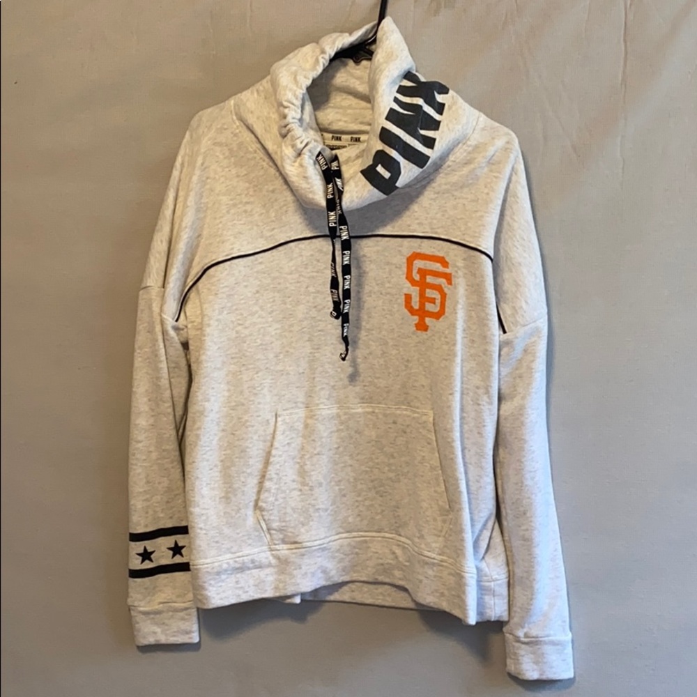 SF Giant’s sweatshirt